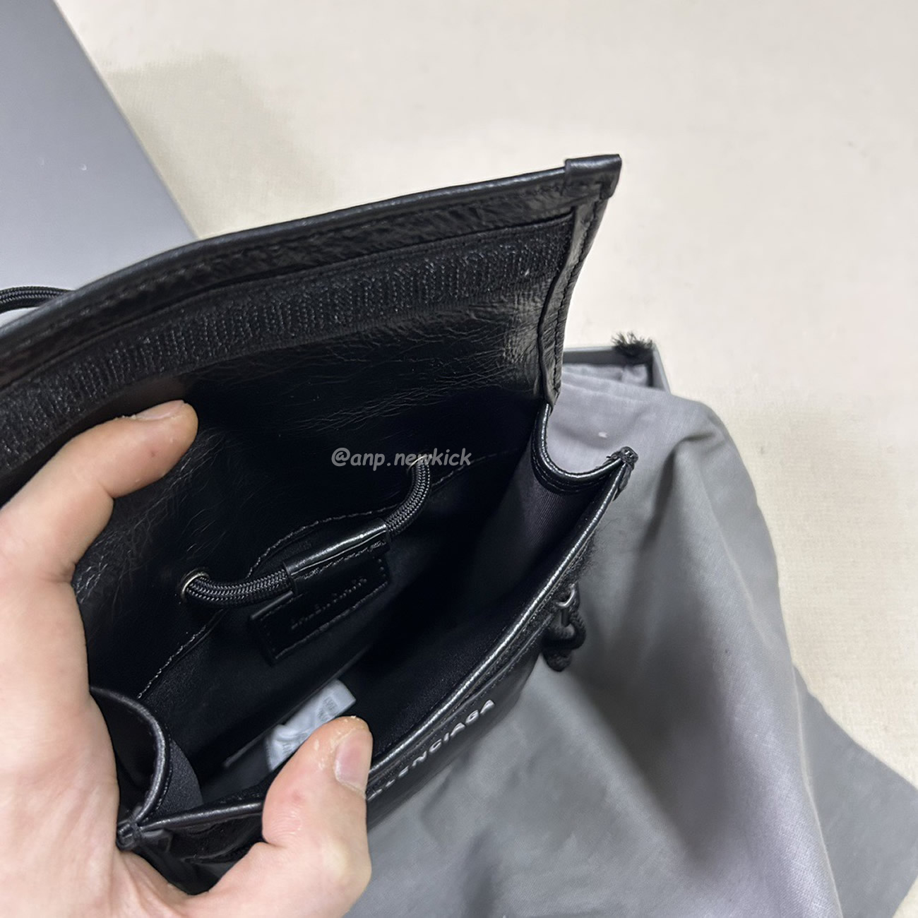 Balenciaga Explorer Arena Cracked Leather Messenger Bag Black (11) - newkick.org